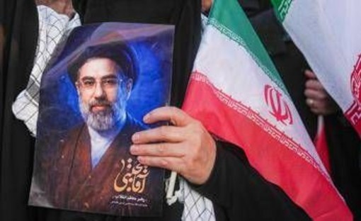 Iran, il regime perde i pezzi e si rafforza: il paradosso della guerra di Trump