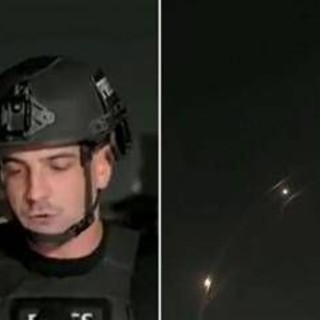 &quot;Piovono missili&quot;, il giornalista e l'attacco su Tel Aviv - Video