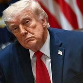 Iran, Trump: "E' ora di fare un accordo". Pressing Usa su Hormuz ma "nessuna revoca sanzioni a Teheran" Iran, Trump: "E' ora di fare un accordo". Pressing Usa su Hormuz ma "nessuna revoca sanzioni a Teheran"