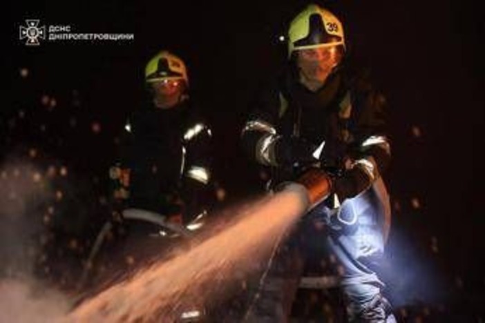 Ucraina, raid russi su infrastrutture: un milione di famiglie senza acqua né luce Ucraina, raid russi su infrastrutture: un milione di famiglie senza acqua né luce