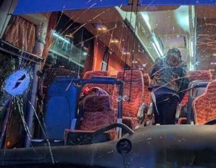 Assalto pullman Pistoia, è allarme per ultras nel basket: in un anno +30% incidenti Assalto pullman Pistoia, è allarme per ultras nel basket: in un anno +30% incidenti