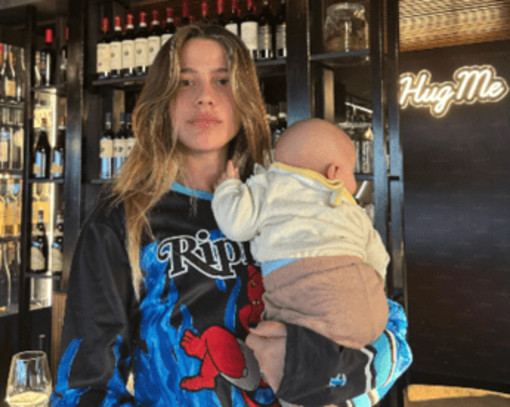 Ultimo, il figlio Enea compie 8 mesi. La dedica di Jacqueline: &quot;Amo essere la tua mamma&quot;