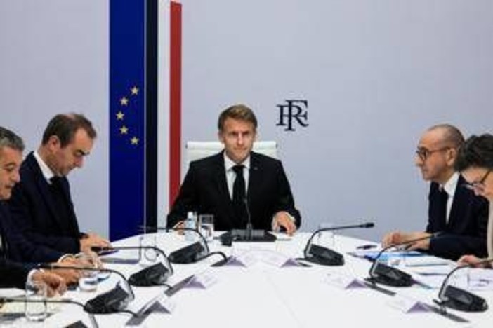 Francia, ministro Interno: "Polizia ha perso il controllo delle proteste". Macron respinge le dimissioni Francia, ministro Interno: "Polizia ha perso il controllo delle proteste". Macron respinge le dimissioni
