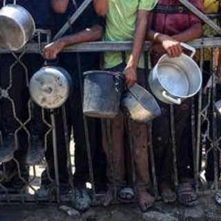 &quot;Alcune foto di fame a Gaza fabbricate con Hamas, immagini tra fiction e realtà&quot;: l'inchiesta dei media tedeschi