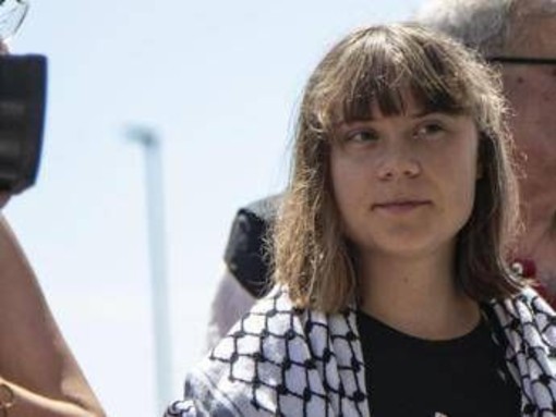 Flotilla, attivisti turchi liberi: &quot;Greta costretta a baciare bandiera Israele&quot;