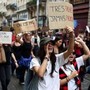 Proteste nei licei in Francia, il prof: "Le occupazioni contro i tagli all'educazione" Proteste nei licei in Francia, il prof: "Le occupazioni contro i tagli all'educazione"