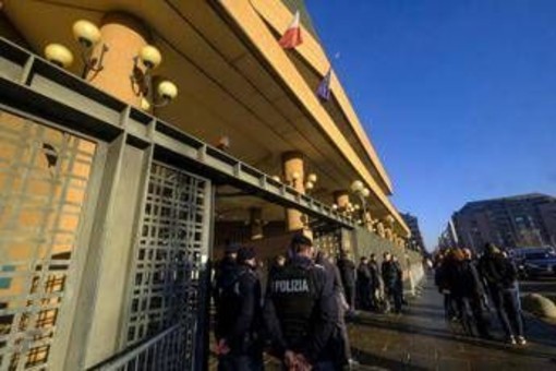 Torino, morì per esalazioni emesse dal frigorifero: a processo i manager di una multinazionale