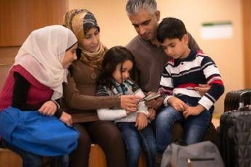 Migranti, Eurispes: "In Italia sono solo il 9% della popolazione ma gli italiani pensano siano molti di più"