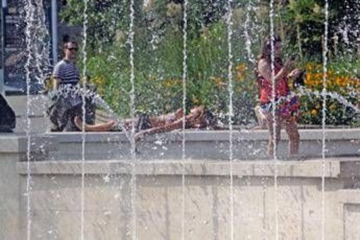 Ancora caldo e afa fino a Ferragosto, poi la svolta attesa: temporali e aria più fresca in arrivo Ancora caldo e afa fino a Ferragosto, poi la svolta attesa: temporali e aria più fresca in arrivo