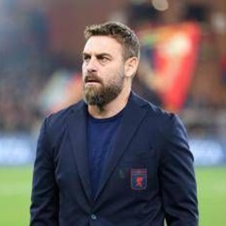 Roma, il ritorno di De Rossi: cori e abbracci all'Olimpico Roma, il ritorno di De Rossi: cori e abbracci all'Olimpico