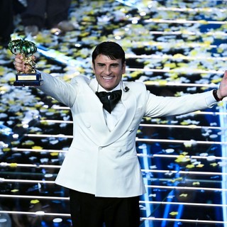 Sanremo, vince Sal Da Vinci. Passaggio di testimone Conti-De Martino