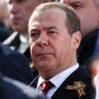 Russia, Medvedev: &quot;Finlandia si prepara a guerra, ci attaccherà&quot;