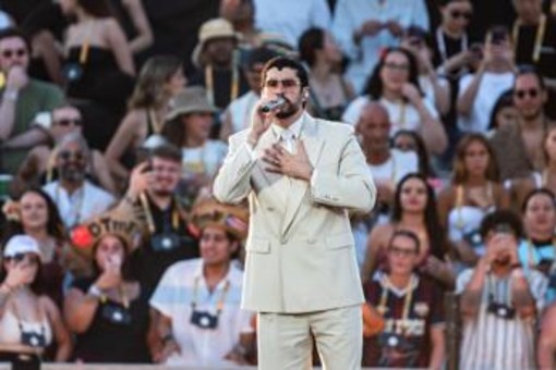Bad Bunny, la promessa all'Italia dopo il concerto annullato: "Tornerò a Milano" Bad Bunny, la promessa all'Italia dopo il concerto annullato: "Tornerò a Milano"