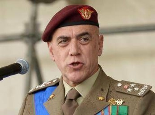 "Università di Bologna rifiuta corso di Filosofia per ufficiali": la denuncia del Capo dell'Esercito Masiello "Università di Bologna rifiuta corso di Filosofia per ufficiali": la denuncia del Capo dell'Esercito Masiello