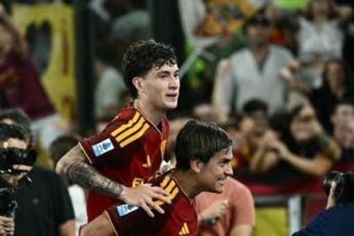 Roma, trionfo con l'Atalanta e i tifosi sognano: "Siamo da scudetto" Roma, trionfo con l'Atalanta e i tifosi sognano: "Siamo da scudetto"