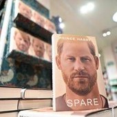 'Spare' di Harry è il libro più letto... nei bagni di tutta la Gran Bretagna