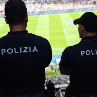 Daspo per 16 tifosi giallorossi dopo saluto romano durante Roma-Atalanta