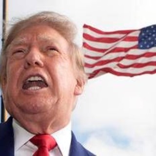 Trump blocca le sanzioni alla Russia, Zelensky accusa: "Nuovo favore a Putin" Trump blocca le sanzioni alla Russia, Zelensky accusa: "Nuovo favore a Putin"