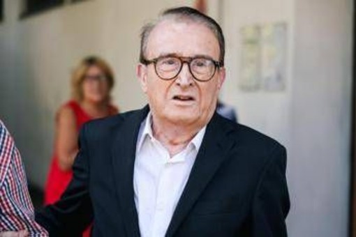 "Vai in pensione", Giuliacci e i meteo-insulti per le previsioni: "Qualche volta rispondo..."