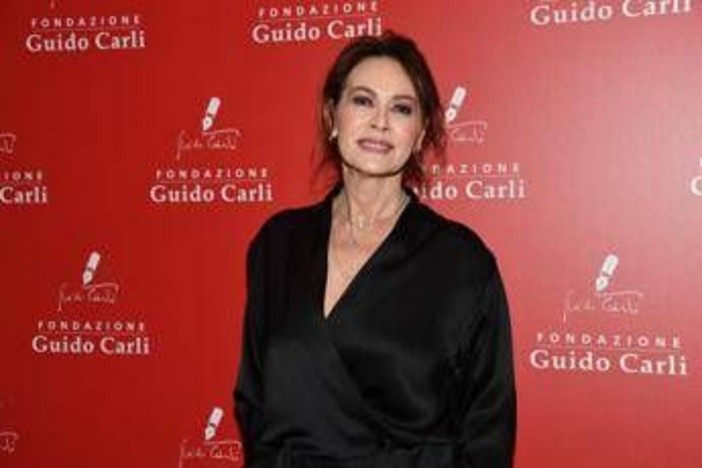 Elena Sofia Ricci: "Io abusata a 12 anni. La separazione? Sono tornata a vivere" Elena Sofia Ricci: "Io abusata a 12 anni. La separazione? Sono tornata a vivere"