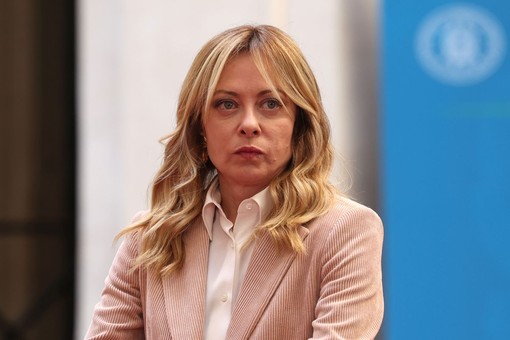 Carburanti, Meloni “Tagliamo 25 centesimi al litro” Carburanti, Meloni “Tagliamo 25 centesimi al litro”