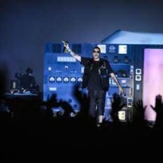 Marracash libero e felice, lo show con cui (ri)conquista la 'sua' Milano