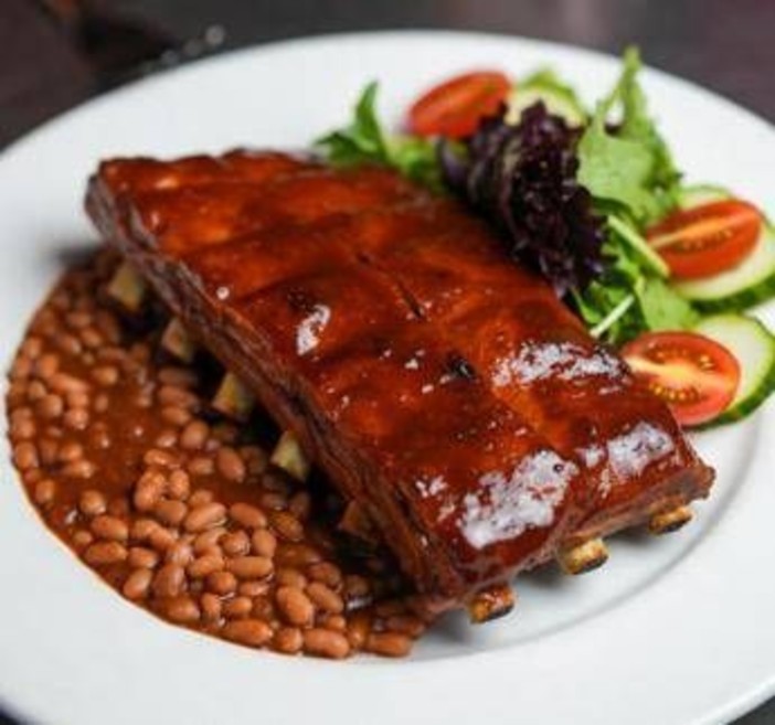 La carne di maiale 'allunga la vita' come i legumi, lo studio