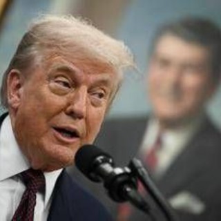 Dazi, scattano le tariffe Usa. Trump esulta: &quot;Arrivano miliardi di dollari&quot;