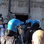Adescata, segregata e costretta a violenze sessuali di gruppo per tre giorni: 5 fermi a Roma Adescata, segregata e costretta a violenze sessuali di gruppo per tre giorni: 5 fermi a Roma
