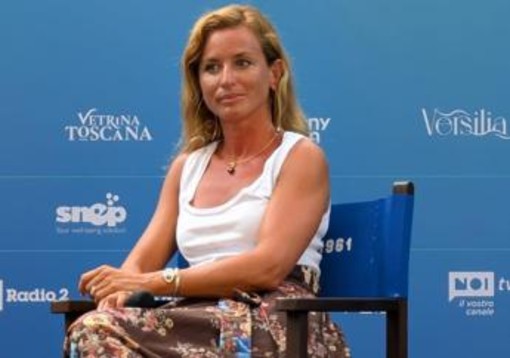 Beatrice Venezi replica alle polemiche: "Dirigere in Russia? Sono un'artista libera" Beatrice Venezi replica alle polemiche: "Dirigere in Russia? Sono un'artista libera"