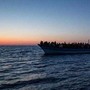 Migranti, Berlino: "Ci aspettiamo che i trasferimenti continuino". Tajani: "Trovare un equilibrio sulle Ong"