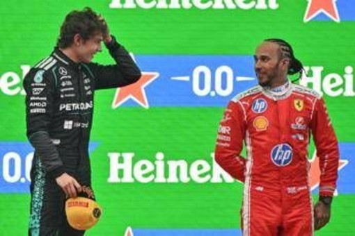 Antonelli, trionfo a Shanghai e gaffe dello speaker: "Vince Kimi Raikkonen" Antonelli, trionfo a Shanghai e gaffe dello speaker: "Vince Kimi Raikkonen"