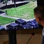 Charlie Kirk, in un nuovo video il sospetto killer in fuga sul tetto di una scuola