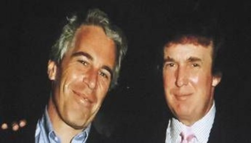 Usa, pubblicate le mail di Epstein: "Trump ha trascorso ore a casa mia" con una delle vittime Usa, pubblicate le mail di Epstein: "Trump ha trascorso ore a casa mia" con una delle vittime