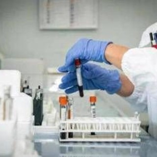 Cancro ovarico, pazienti: "Farmaco rimborsato ma test per accedervi non per tutti" Cancro ovarico, pazienti: "Farmaco rimborsato ma test per accedervi non per tutti"