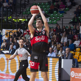 Basket, Reale Mutua Basket Torino presenta Lorenzo Benvenuti: esperienza e qualità sotto canestro Basket, Reale Mutua Basket Torino presenta Lorenzo Benvenuti: esperienza e qualità sotto canestro