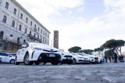 Taxi, sciopero e proteste: Salvini convoca i sindacati