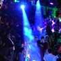 Spray al peperoncino in discoteca, caos e ragazzi in fuga