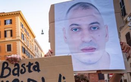 Fakir, autopsia sul corpo del 42enne morto durante l'intervento della polizia Fakir, autopsia sul corpo del 42enne morto durante l'intervento della polizia