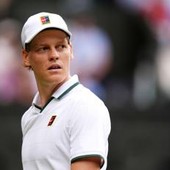 Wimbledon, polemiche per orario Sinner-Djokovic: quando giocano e dove vederlo in tv Wimbledon, polemiche per orario Sinner-Djokovic: quando giocano e dove vederlo in tv
