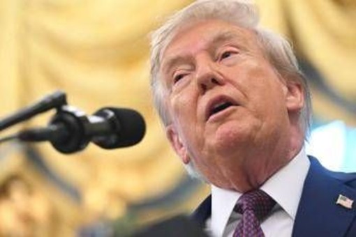 Trump e l'annuncio sull'autismo: &quot;Parlerà di un collegamento con uso paracetamolo in gravidanza &quot;