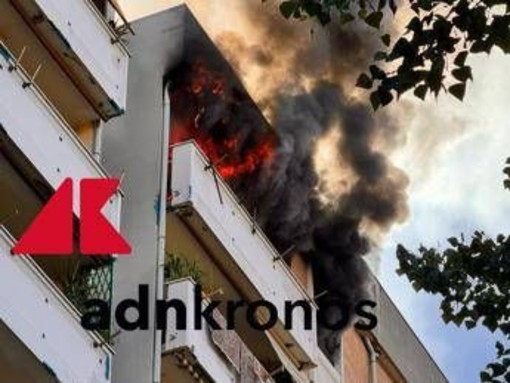 Roma, scoppia un incendio in un palazzo: fiamme e paura in viale Togliatti