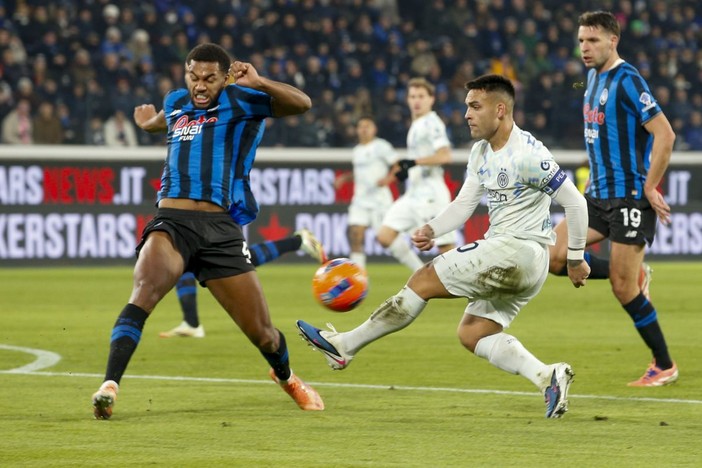Lautaro manda ko l’Atalanta, l’Inter resiste in vetta Lautaro manda ko l’Atalanta, l’Inter resiste in vetta