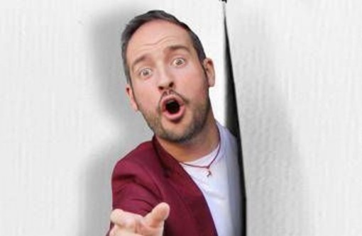 Filippo Caccamo è 'Fuori di tela': "Storia dell'arte spesso incomprensibile, invece può far ridere" Filippo Caccamo è 'Fuori di tela': "Storia dell'arte spesso incomprensibile, invece può far ridere"