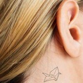 L'orecchio svela l'età: arrivano filler e botulino soft per il lobo