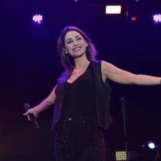Verissimo, Anna Tatangelo: &quot;Aspetto una femminuccia&quot;. Le parole sul compagno Giacomo