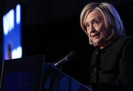 Caso Epstein, Hillary Clinton accusa l'amministrazione Trump di "insabbiamento"