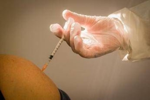 Vaccini, studio scozzese su anti-Rsv riduce tassi ospedalizzazione in over 70