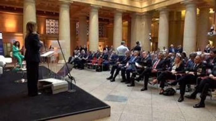 Porti, Crosetto ad Assiterminal: "Sicurezza mari coincide con sicurezza economica e strategica della Nazione' Porti, Crosetto ad Assiterminal: "Sicurezza mari coincide con sicurezza economica e strategica della Nazione'