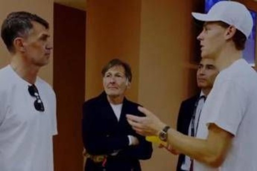 Sinner incontra Maldini agli Internazionali: "Chi vince la Champions?" Sinner incontra Maldini agli Internazionali: "Chi vince la Champions?"